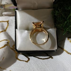 Goldtone ring